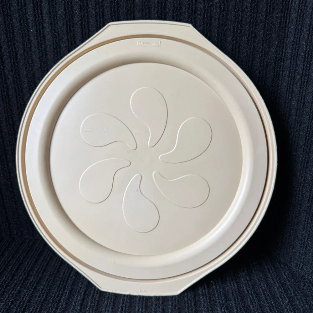 Rubbermaid 3235 Replacement‎ Lid Almond Beige 11 Inch Round Daisy Design